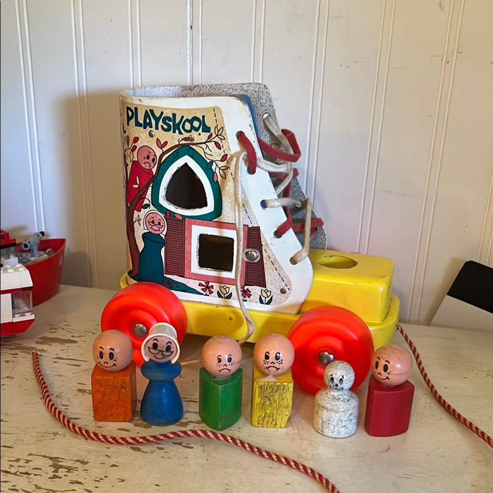 Vintage complete Playskool Old Woman In the Shoe Sorter wood people